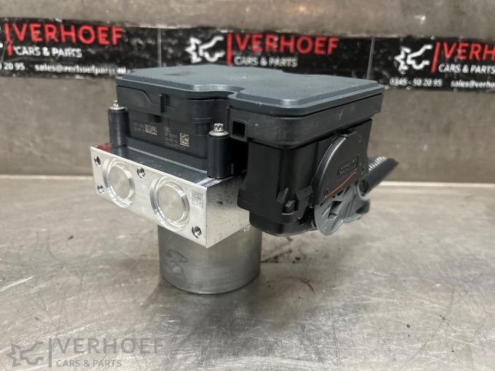 Gebruikte ABS Pomp Mazda 2 Hybrid 1.5 12V Prijs op aanvraag aangeboden door Verhoef Cars & Parts