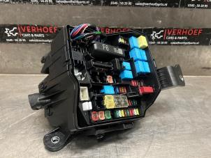 Gebruikte Zekeringkast Mazda 2 Hybrid 1.5 12V Prijs op aanvraag aangeboden door Verhoef Cars & Parts