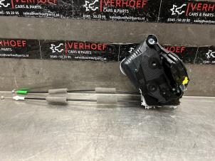 Gebruikte Deurslot Mechaniek 4Deurs links-voor Mazda 2 Hybrid 1.5 12V Prijs op aanvraag aangeboden door Verhoef Cars & Parts