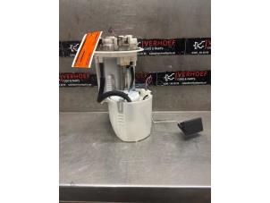 Gebruikte Benzinepomp Lexus CT 200h 1.8 16V Prijs € 55,00 Margeregeling aangeboden door Verhoef Cars & Parts