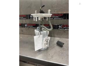 Gebruikte Benzinepomp Dacia Lodgy (JS) 1.2 TCE 16V Prijs op aanvraag aangeboden door Verhoef Cars & Parts