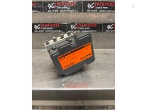 Gebruikte ABS Pomp Peugeot 3008 II (M4/MC/MJ/MR) 1.2 12V e-THP PureTech 130 Prijs € 250,00 Margeregeling aangeboden door Verhoef Cars & Parts