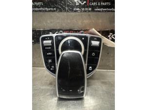 Gebruikte MMI schakelaar Mercedes GLC (X253) 2.0 350 e 16V 4-Matic Prijs € 100,00 Margeregeling aangeboden door Verhoef Cars & Parts