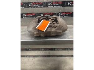 Gebruikte Remklauw (Tang) links-voor Mercedes GLC (X253) 2.0 350 e 16V 4-Matic Prijs € 85,00 Margeregeling aangeboden door Verhoef Cars & Parts