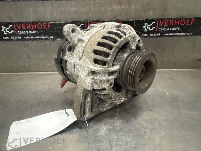 Gebruikte Dynamo Renault Twingo II (CN) 1.2 Prijs € 40,00 Margeregeling aangeboden door Verhoef Cars & Parts