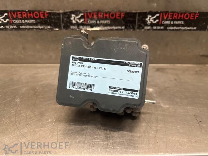 Gebruikte ABS Pomp Toyota Pro-Ace Prijs € 151,25 Inclusief btw aangeboden door Verhoef Cars & Parts