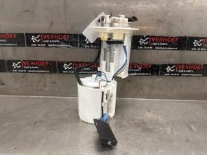 Gebruikte Benzinepomp Toyota Auris Touring Sports (E18) 1.8 16V Hybrid Prijs € 50,00 Margeregeling aangeboden door Verhoef Cars & Parts