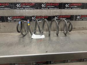 Gebruikte Schroefveer achter Citroen C4 Berline (BA/BB/BC) ë-C4 50 kWh Prijs € 40,00 Margeregeling aangeboden door Verhoef Cars & Parts