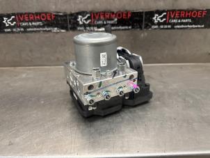 Gebruikte ABS Pomp Nissan Leaf (ZE1) Electric Prijs € 200,00 Margeregeling aangeboden door Verhoef Cars & Parts