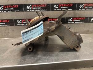 Gebruikte Asschenkel rechts-voor Ford C-Max (DXA) 1.0 Ti-VCT EcoBoost 12V 125 Prijs € 50,00 Margeregeling aangeboden door Verhoef Cars & Parts