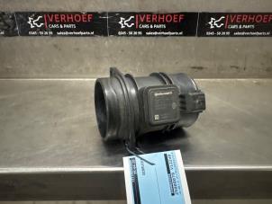 Gebruikte Luchthoeveelheidsmeter Renault Clio IV Estate/Grandtour (7R) 1.5 Energy dCi 90 FAP Prijs € 25,00 Margeregeling aangeboden door Verhoef Cars & Parts