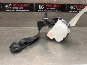 Gebruikte Veiligheidsgordel rechts-achter Toyota Yaris III (P13) 1.5 16V Hybrid Prijs € 60,00 Margeregeling aangeboden door Verhoef Cars & Parts