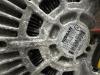Dynamo van een Nissan Qashqai (J10) 2.0 16V 2008