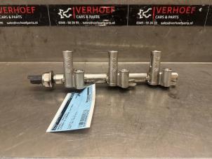 Gebruikte Injector brug Citroen C3 Aircross I (2C/2R) 1.2 e-THP PureTech 110 Prijs € 30,00 Margeregeling aangeboden door Verhoef Cars & Parts