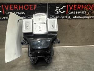 Gebruikte Selectiehendel automaat Hyundai Kona (OS) 64 kWh Prijs € 100,00 Margeregeling aangeboden door Verhoef Cars & Parts