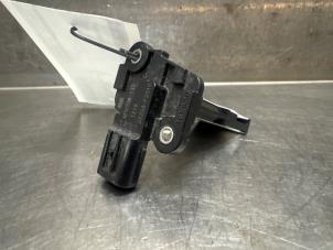 Gebruikte Luchthoeveelheidsmeter Toyota Yaris IV (P21/PA1/PH1) 1.5 12V Hybrid 115 Prijs € 50,00 Margeregeling aangeboden door Verhoef Cars & Parts