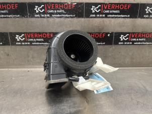 Gebruikte Accu ventilator Toyota Yaris IV (P21/PA1/PH1) 1.5 12V Hybrid 115 Prijs € 75,00 Margeregeling aangeboden door Verhoef Cars & Parts