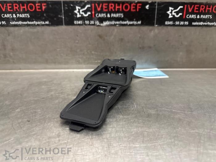 Gebruikte Sensor regen Volvo V40 (MV) 1.6 T3 GTDi 16V Prijs € 35,00 Margeregeling aangeboden door Verhoef Cars & Parts