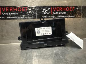 Gebruikte Handrem Module Tesla Model X 100X Prijs € 45,00 Margeregeling aangeboden door Verhoef Cars & Parts