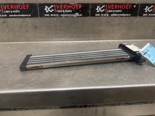 Gebruikte Element Kachelverwarming Lexus IS (E3) 300h 2.5 16V Prijs € 50,00 Margeregeling aangeboden door Verhoef Cars & Parts