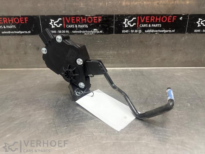 Gebruikte Gaspedaalpositie Sensor Lexus IS (E3) 300h 2.5 16V Prijs € 50,00 Margeregeling aangeboden door Verhoef Cars & Parts
