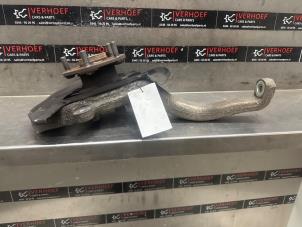 Gebruikte Fusee links-voor Lexus IS (E3) 300h 2.5 16V Prijs € 100,00 Margeregeling aangeboden door Verhoef Cars & Parts