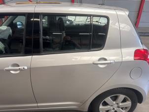 Gebruikte Deur 4Deurs links-achter Suzuki Swift (ZA/ZC/ZD1/2/3/9) 1.3 VVT 16V Prijs € 125,00 Margeregeling aangeboden door Verhoef Cars & Parts