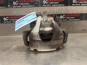 Gebruikte Remklauw (Tang) rechts-voor Ford Fiesta 7 1.0 EcoBoost 12V Hybrid 125 Prijs € 35,00 Margeregeling aangeboden door Verhoef Cars & Parts