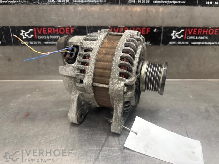 Gebruikte Dynamo Nissan Qashqai (J10) 2.0 16V Prijs € 40,00 Margeregeling aangeboden door Verhoef Cars & Parts