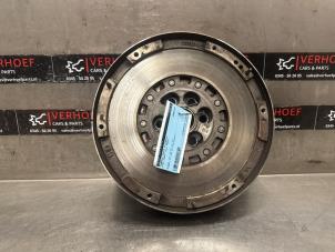Gebruikte Dubbele massa vliegwiel Fiat Doblo Cargo (263) 1.6 D Multijet Prijs op aanvraag aangeboden door Verhoef Cars & Parts