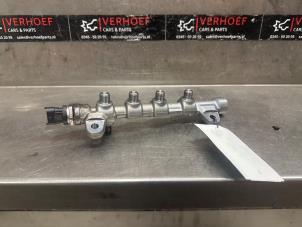 Gebruikte Injector brug Fiat Doblo Cargo (263) 1.6 D Multijet Prijs op aanvraag aangeboden door Verhoef Cars & Parts