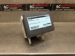 Gebruikte ABS Pomp Nissan Note (E12) 1.2 68 Prijs € 100,00 Margeregeling aangeboden door Verhoef Cars & Parts