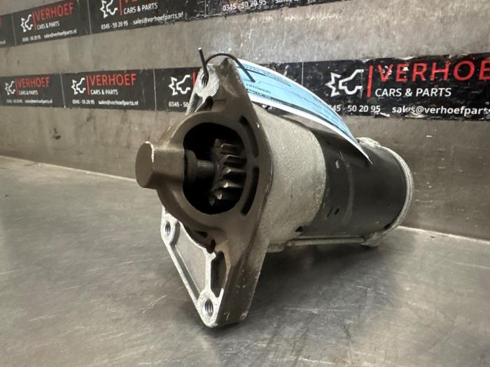 Startmotor van een Opel Vivaro 1.6 CDTI BiTurbo 120 2016