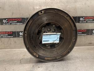 Gebruikte Vliegwiel dubbele massa Opel Astra J Sports Tourer (PD8/PE8/PF8) 1.7 CDTi 16V Prijs op aanvraag aangeboden door Verhoef Cars & Parts