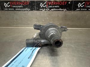 Gebruikte Waterpomp Toyota Hilux V/VI 2.4 D4D-F 16V 4x4 Prijs € 42,35 Inclusief btw aangeboden door Verhoef Cars & Parts