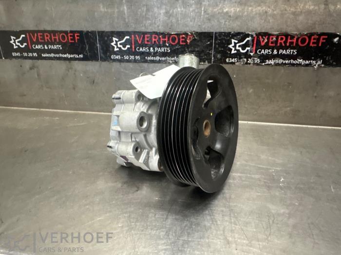 Stuurpomp van een Toyota Hilux V/VI 2.4 D4D-F 16V 4x4 2024