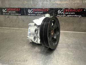 Stuurpomp van een Toyota Hilux V/VI 2.4 D4D-F 16V 4x4 2024