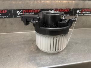 Gebruikte Kachel Ventilatiemotor Toyota Hilux V/VI 2.4 D4D-F 16V 4x4 Prijs € 121,00 Inclusief btw aangeboden door Verhoef Cars & Parts