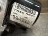 ABS Pomp van een Volvo V40 (MV) 1.6 D2 2013