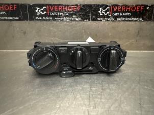 Gebruikte Kachel Bedieningspaneel Volkswagen Up! (121) 1.0 12V 60 Prijs € 25,00 Margeregeling aangeboden door Verhoef Cars & Parts