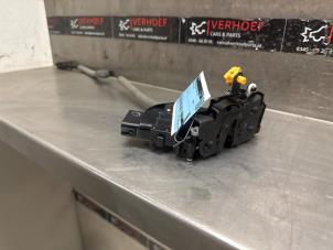 Gebruikte Deurslot Mechaniek 4Deurs links-voor Ford Ka+ 1.2 Prijs € 50,00 Margeregeling aangeboden door Verhoef Cars & Parts