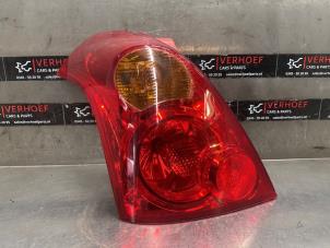Gebruikte Achterlicht links Suzuki Swift (ZA/ZC/ZD1/2/3/9) 1.6 Sport VVT 16V Prijs € 50,00 Margeregeling aangeboden door Verhoef Cars & Parts