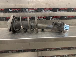 Gebruikte Mac Phersonpoot rechts-voor Mercedes CLA (117.3) 1.6 CLA-180 16V Prijs € 100,00 Margeregeling aangeboden door Verhoef Cars & Parts