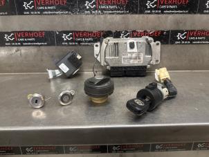 Gebruikte Cilinderslotenset (compleet) Toyota Aygo (B10) 1.0 12V VVT-i Prijs € 150,00 Margeregeling aangeboden door Verhoef Cars & Parts