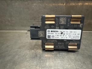 Gebruikte Radar sensor Mercedes C Estate (S205) C-180 1.5 EQ Boost Prijs € 200,00 Margeregeling aangeboden door Verhoef Cars & Parts