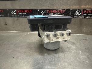 Gebruikte ABS Pomp Mercedes C Estate (S205) C-180 1.5 EQ Boost Prijs op aanvraag aangeboden door Verhoef Cars & Parts