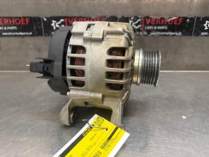 Gebruikte Dynamo Dacia Logan MCV (KS) 1.6 Prijs € 50,00 Margeregeling aangeboden door Verhoef Cars & Parts