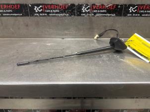 Gebruikte Antenne Mitsubishi Outlander (GF/GG) 2.0 16V PHEV 4x4 Prijs € 50,00 Margeregeling aangeboden door Verhoef Cars & Parts