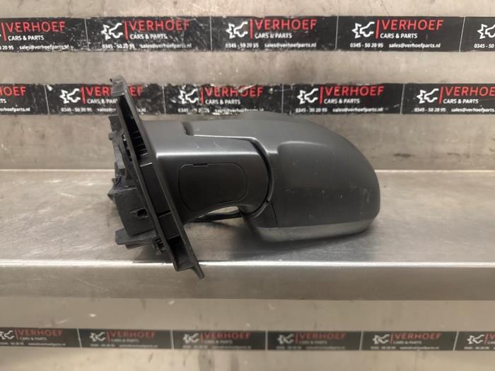 Buitenspiegel links van een Opel Vivaro 1.5 CDTI 102 2021