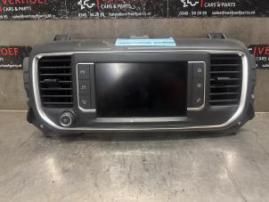 Gebruikte Display Multi Media regelunit Opel Vivaro 1.5 CDTI 102 Prijs € 332,75 Inclusief btw aangeboden door Verhoef Cars & Parts